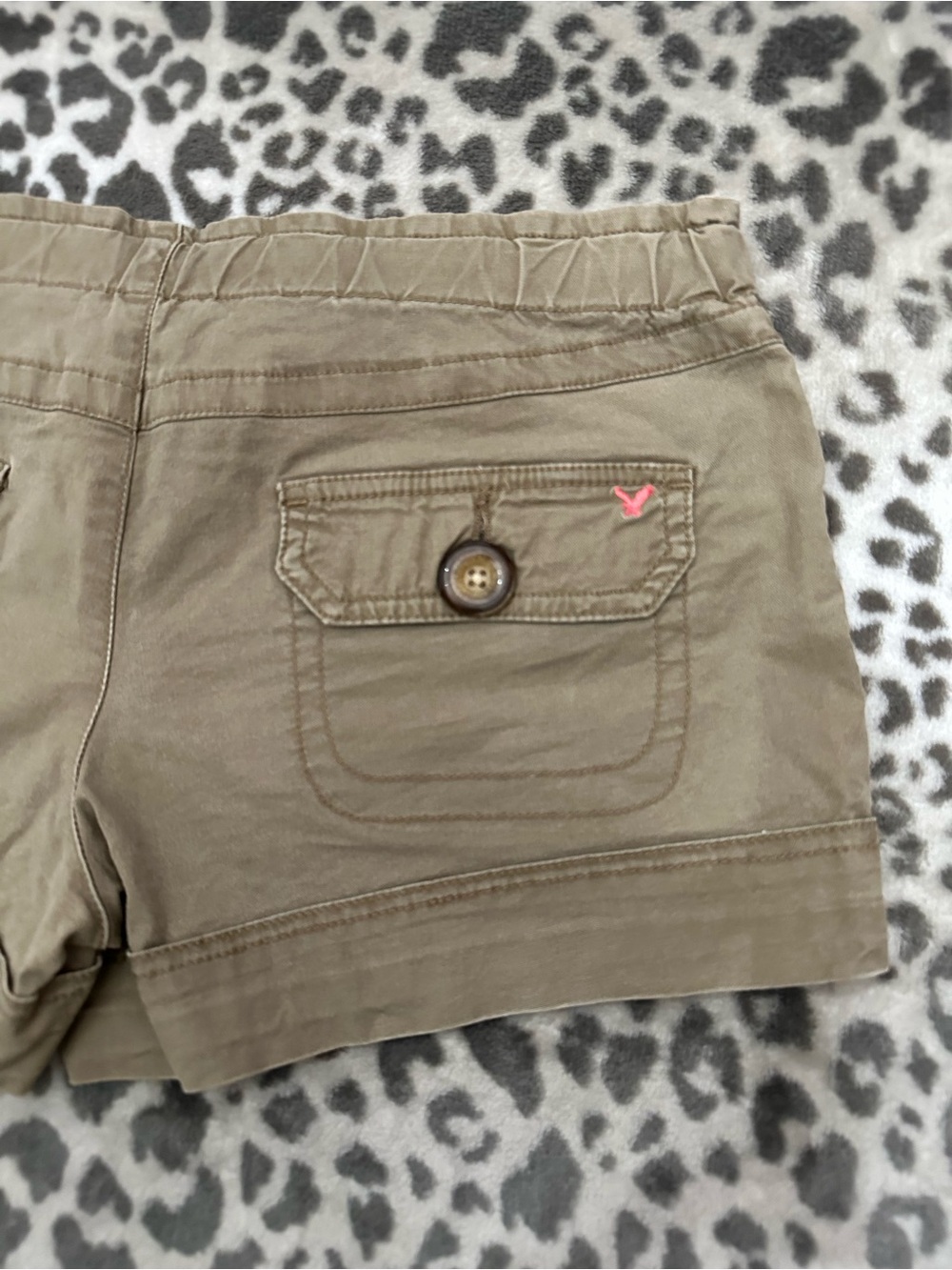 Y2K American Eagle Low Rise Utility Cargo Shorts in Green Size 2 Women’s - Picture 12 of 17